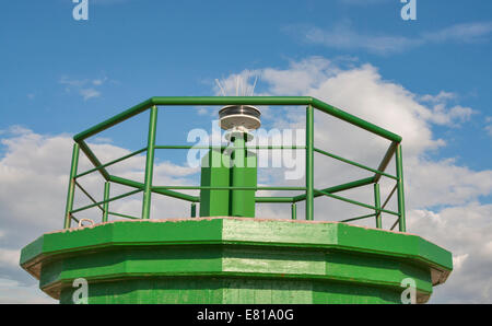Marina di Pisa porta closeup faro a luce rotante Foto Stock