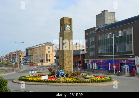 Rhyl Clock Tower, West Parade, Rhyl (Y Rhyl), Denbighshire (Sir Ddinbych), Wales, Regno Unito Foto Stock