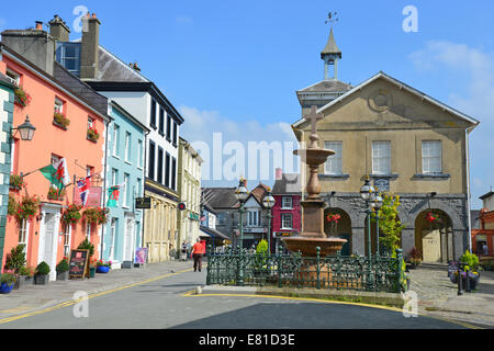 Piazza del Mercato, Llandovery (Llanymddyfri), Carmarthenshire (Sir Gaerfyrddin), Wales, Regno Unito Foto Stock