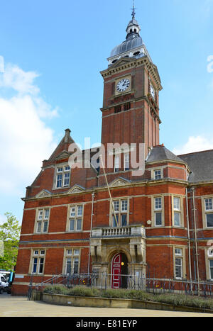 Il vecchio municipio, Regent Circus, Swindon, Wiltshire, Inghilterra, Regno Unito Foto Stock