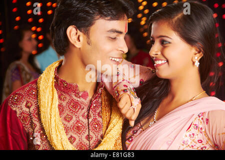 Indian giovane Diwali Festival Romanticismo Foto Stock