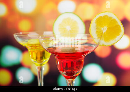 Cocktail su una tabella in bar Foto Stock