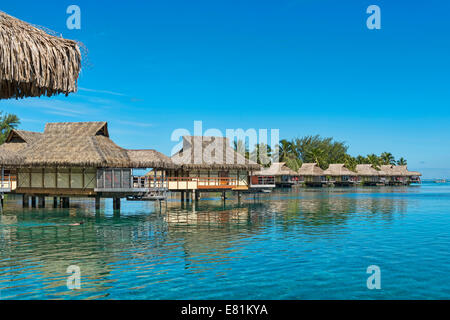 Bungalow Overwater, Moorea, Polinesia Francese Foto Stock