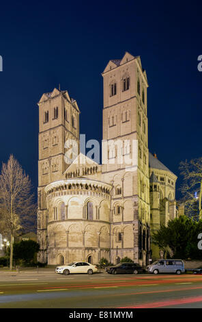 La chiesa romanica di San Gereon di Colonia, nella Renania settentrionale-Vestfalia, Germania Foto Stock