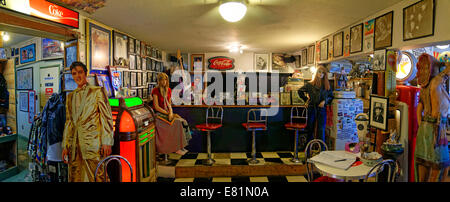 Bar storico in Hackberry General Store, Route 66, Hackberry, Arizona, Stati Uniti d'America Foto Stock