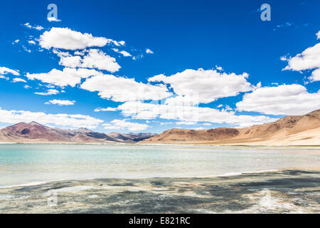 Tso Kar è un lago salato della montagna del Ladakh, India Foto Stock