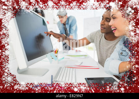 Foto casuale redattori con tavoletta grafica Foto Stock