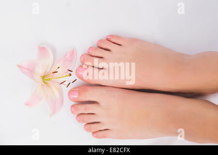 Womans piedi dopo una pedicure Foto Stock