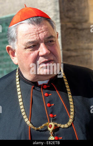 Dominik Duka O.P. è la trentaseiesima arcivescovo di Praga e un Cardinale di Santa Romana Chiesa Cattolica. Ritratto. Foto Stock