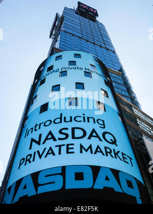 Tabellone elettronico sul NASDAQ MarketSite in Times Square NYC Foto Stock