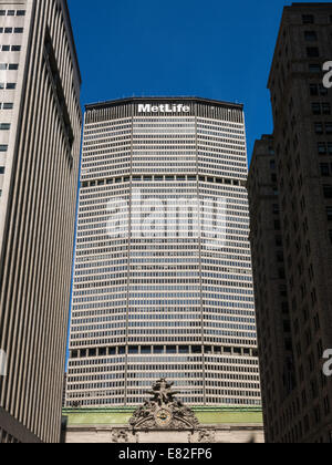 Met Life facciata di edificio dietro la Grand Central Station, 200 Park Avenue, New York Foto Stock