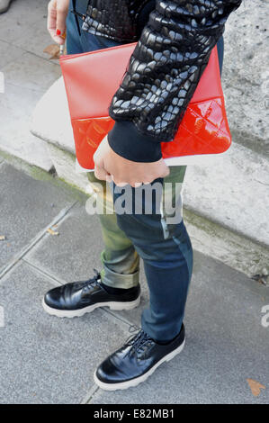 Musicista, Owlle arrivando al Chalayan pista mostra durante la settimana della moda a Parigi, Francia - Settembre 26, 2014 - Foto: Pista Manhattan/Celine Gaille/picture alliance Foto Stock