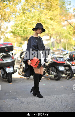 Parigi, Francia. 27 Settembre, 2014. Lena arrivando all'Acne Studios Primavera/Estate 2015 pista mostra durante la settimana della moda di Parigi, Francia. © dpa picture alliance/Alamy Live News Foto Stock