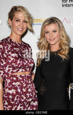 Gioventù per i Diritti Umani Internazionali (YHRI) Celebrity beneficio a Beso Restaurant presenta: Jenna Elfman,Joanna Krupa dove: Hollywood, California, Stati Uniti quando: 25 Mar 2014 Foto Stock