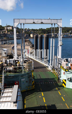 Rampa di approccio di Caledonian MacBrayne ferry BUTE, barca a vela da Rothesay, Fiume Clyde di Wemyss Bay. La Scozia. Regno Unito Foto Stock