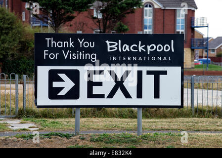 Blackpool, Lancashire: lunedì 29 settembre 2014. Balfour beatty hanno annunciato che con effetto dal 8 ottobre 2014,'Aeroporto Internazionale di Blackpool chiuderà gettando i piani di viaggio di migliaia di persone in fermento e lasciando migliaia di più coloro che sono attualmente all'estero, non sa come si arriva a casa. Credito: barrie harwood/alamy live news Foto Stock