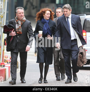 Rebecca Brooks e Charlie Brooks che arrivano al vecchio Bailey con: Rebecca Brooks,Charlie Brooks dove: Londra, Regno Unito quando: 26 Mar 2014 Foto Stock