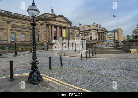 La Walker Art Gallery e sessioni di County Hall edifici, William Brown Street, Liverpool, Merseyside Regno Unito Foto Stock