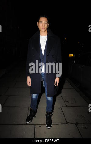 Party per festeggiare 25 anni di Magnum a casa House - Arrivi con: Natt Weller dove: Londra, Regno Unito quando: 26 Mar 2014 Foto Stock
