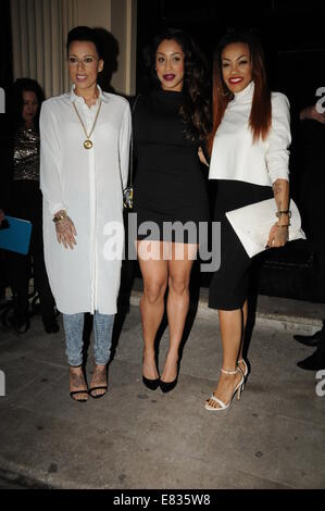 Party per festeggiare 25 anni di Magnum a casa House - Arrivi con: Alexandra Buggs,Karis Anderson,Courtney Rumbold,Stooshe dove: Londra, Regno Unito quando: 26 Mar 2014 Foto Stock