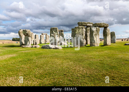 Stonehenge - un antico preistorico monumento di pietra vicino a Salisbury, Wiltshire, Regno Unito Foto Stock