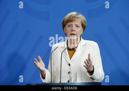 Berlino, Germania. 29Sep, 2014. Alexander Stubb, Primo Ministro della Repubblica di Finlandia e il Cancelliere tedesco Angela Merkel (CDU), dare una conferenza stampa congiunta dopo la riunione presso la cancelleria tedesca su settembre 29th, 2014 a Berlino, Germania. / Immagine: il Cancelliere tedesco Angela Merkel. Credito: Reynaldo Chaib Paganelli/Alamy Live News Foto Stock