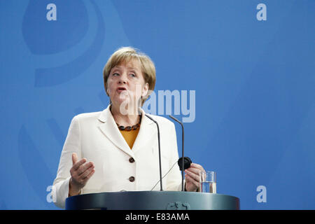 Berlino, Germania. 29Sep, 2014. Alexander Stubb, Primo Ministro della Repubblica di Finlandia e il Cancelliere tedesco Angela Merkel (CDU), dare una conferenza stampa congiunta dopo la riunione presso la cancelleria tedesca su settembre 29th, 2014 a Berlino, Germania. / Immagine: il Cancelliere tedesco Angela Merkel. Credito: Reynaldo Chaib Paganelli/Alamy Live News Foto Stock