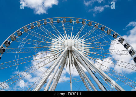 La grande ruota di Albert Dock di Liverpool.Merseyside North West England. Foto Stock