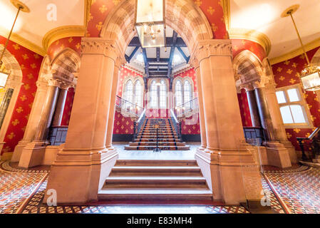 Scala centrale del St. Pancras Renaissance London Hotel, Londra, Inghilterra, Regno Unito Foto Stock