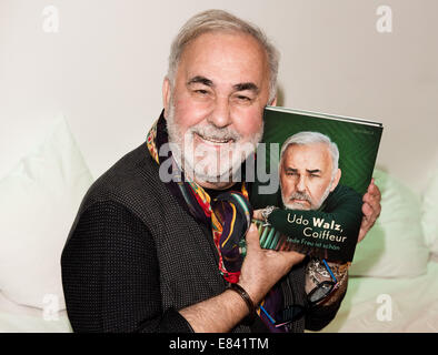 Berlino, Germania. 29Sep, 2014. Celebrity parrucchiere Udo Walz presenta la sua biografia "Udo Walz, Coiffeur" di Berlino, Germania, 29 settembre 2014. Il libro sarà pubblicato il 08 ottobre 2014. Foto: Joerg Carstensen/dpa/Alamy Live News Foto Stock