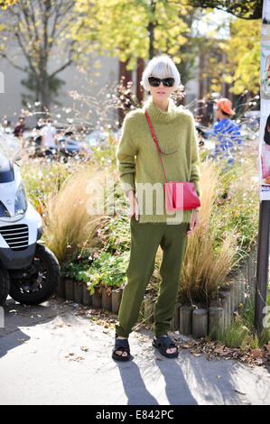 Linda Tol arriva per la Celine Primavera/Estate 2015 fashion show di Parigi, Francia - Settembre 28, 2014 - Foto: Pista Manhattan/Celine Gaille/picture alliance Foto Stock