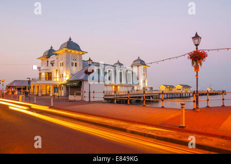 Aperto originariamente nel 1895, Penarth Pier, vince di Pier dell'anno per il 2014. PHILLIP ROBERTS Foto Stock