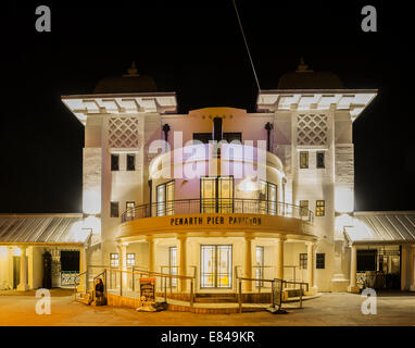 Aperto originariamente nel 1895, Penarth Pier, vince di Pier dell'anno per il 2014. PHILLIP ROBERTS Foto Stock