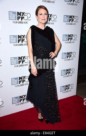 Julianne Moore arriva per il 'Maps alle stelle" premiere durante la cinquantaduesima New York Film Festival. Foto Stock