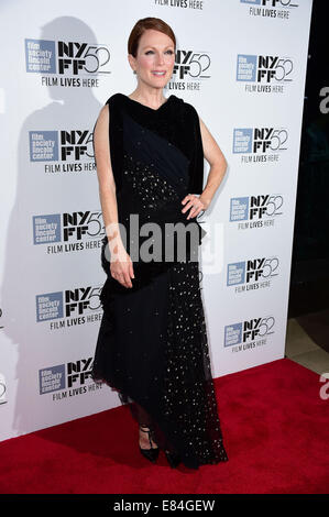 Julianne Moore arriva per il 'Maps alle stelle" premiere durante la cinquantaduesima New York Film Festival. Foto Stock