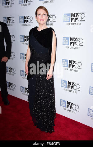 Julianne Moore arriva per il 'Maps alle stelle" premiere durante la cinquantaduesima New York Film Festival. Foto Stock