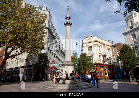 Il Sundial pilastro il Seven Dials di Covent Garden - London REGNO UNITO Foto Stock