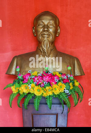 Busto di Ho Chi Minh al memoriale di guerra. Foto Stock