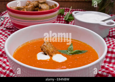 Pomodoro arrosto minestra in crema Foto Stock