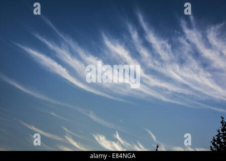 Insolita formazione di nuvole Essex Foto Stock