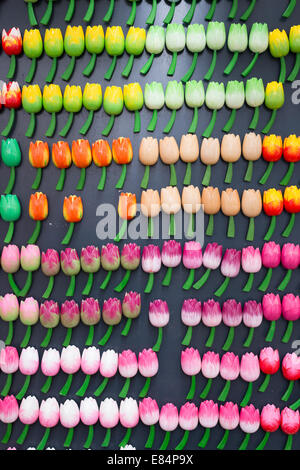 Amsterdam, Paesi Bassi, magneti a forma di tulipani Foto Stock