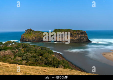 'Buco nel muro" al chiaro di luna, Eastern Cape Province, Sud Africa. Foto Stock