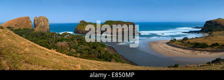 Vista panoramica del foro nella parete al chiaro di luna, Eastern Cape Province, Sud Africa. Foto Stock