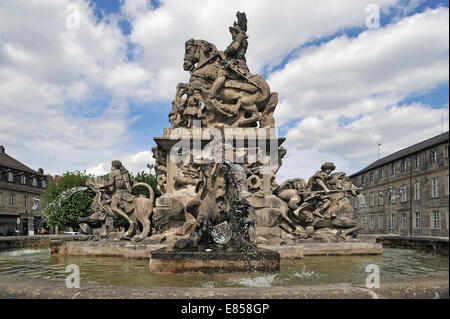 Margravio Fontana, 1699-1705, scultura equestre del Margravio Christian Ernst von Elias Räntz, di fronte al nuovo Palazzo Foto Stock