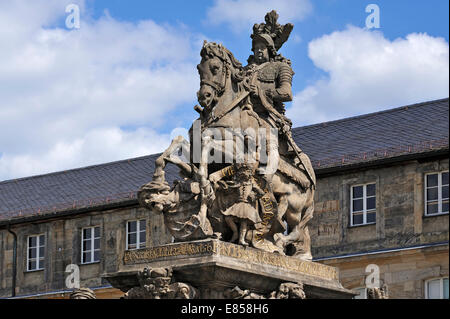 Margravio Fontana, 1699-1705, scultura equestre del Margravio Christian Ernst von Elias Räntz, di fronte al nuovo Palazzo Foto Stock