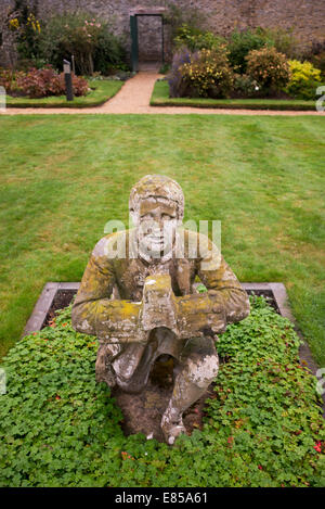 La statua di Morris. Abbotsford giardini. Scozia Foto Stock