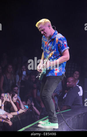 Santa Ana, CA, Stati Uniti d'America. Il 30 settembre, 2014. Il Neon alberi all'Osservatorio di Santa Ana, CA, Stati Uniti d'America Credito: Maria Campana/Alamy Live News Foto Stock