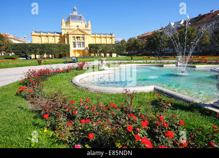 Zagabria padiglione di arte, exhibition hall con fontana Foto Stock