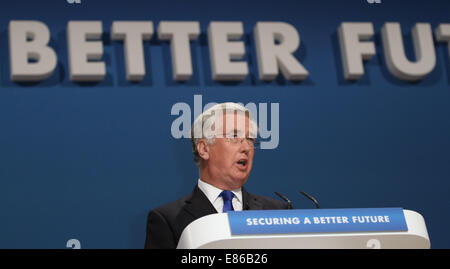 MICHAEL FALLON MP IL SEGRETARIO DI STATO PER LA DIFESA 01 ottobre 2014 CPI BIRMINGHAM INGHILTERRA Foto Stock