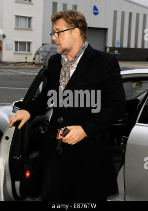 Russell Crowe arriva all'aeroporto di Edimburgo dopo aver frequentato la "Noè' movie premiere di Edimburgo che offre: Russell Crowe dove: Edimburgo, Regno Unito quando: 29 Mar 2014 Foto Stock